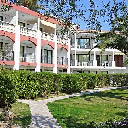 Aparthotel Pierre & L'ange Gardien 3*