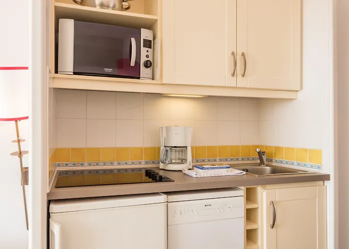 Ξενοδοχείο με διαμερίσματα Pierre & L'ange Gardien 3*