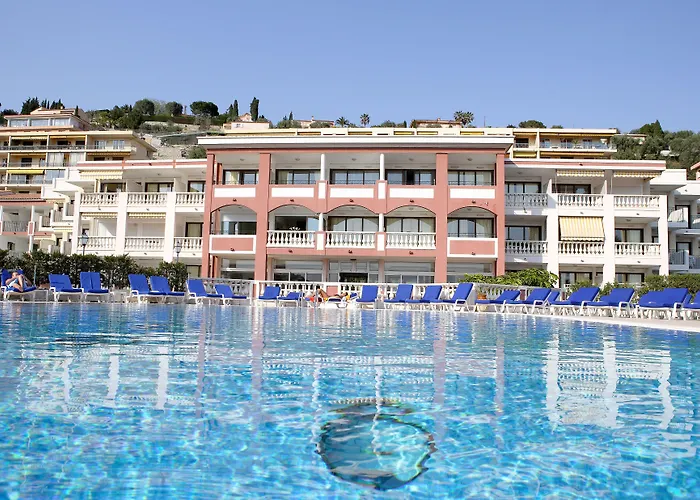 Pierre & L'ange Gardien Ξενοδοχείο με διαμερίσματα 3*