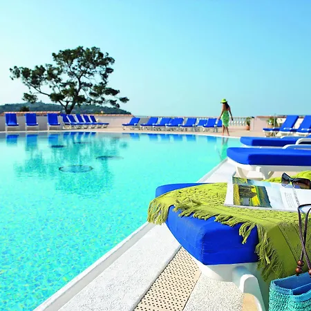 Pierre & L'ange Gardien Aparthotel 3*